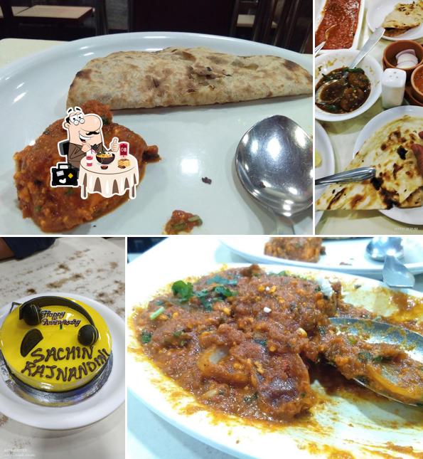 Meals at Shri Seena Palace Hotel