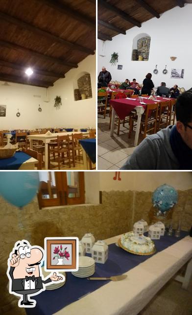 Siediti a un tavolo di 448 S.a.s. di Lo Giudice Angelo