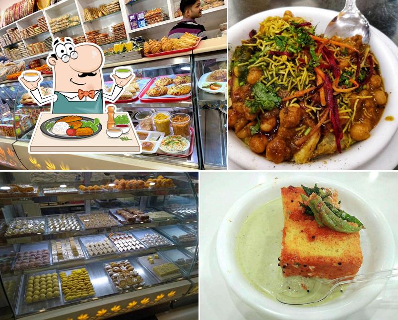 Food at Makhan Bhog