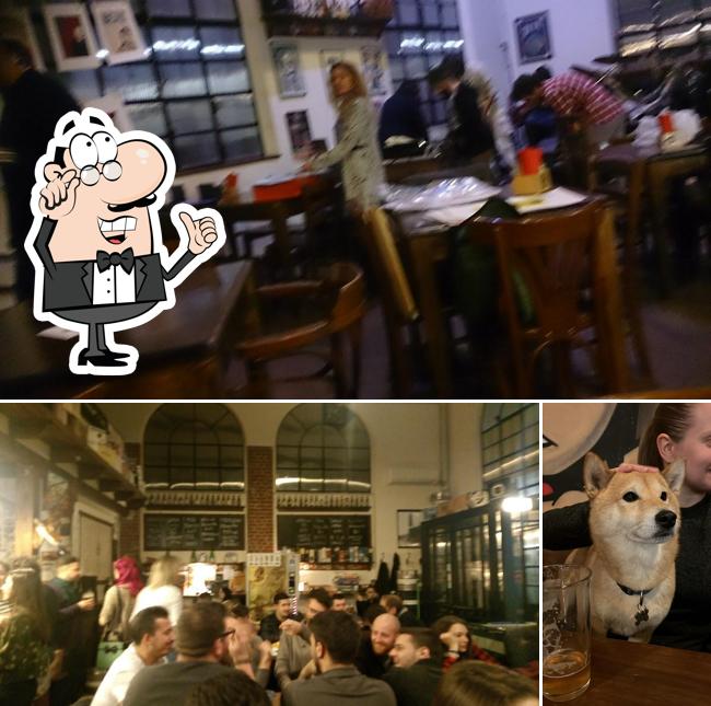Siediti a un tavolo di The Old Tower Pub