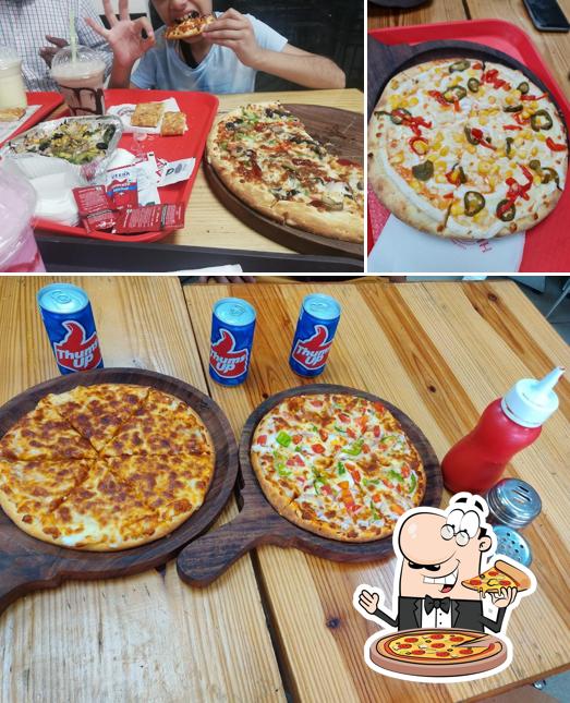 At Hunger'z Mahilpur, you can try pizza