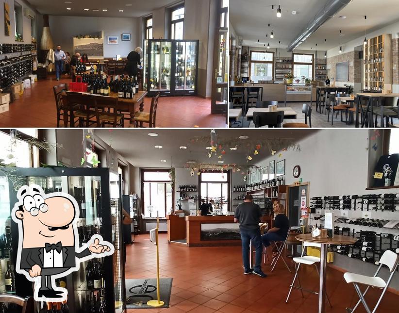 Dai un'occhiata agli interni di Enoteca di Cormòns