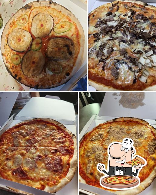 A Tonio's Pizza, puoi prenderti una bella pizza