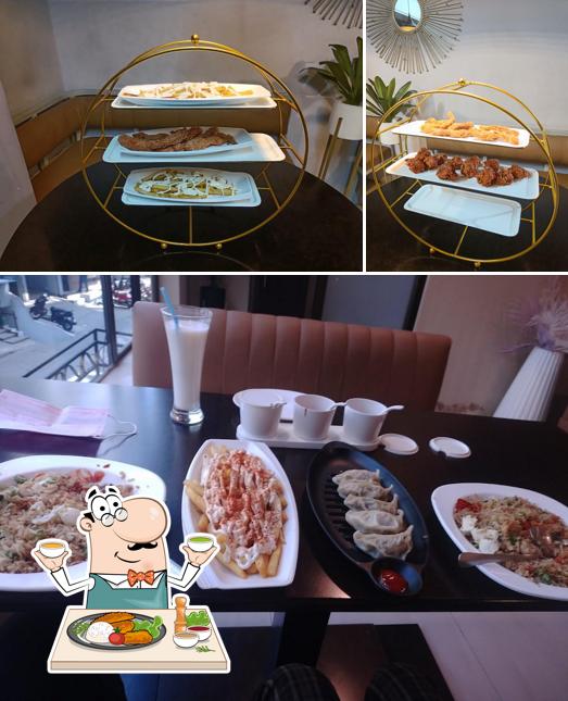 Food at Nine Oh Nine Restaurant