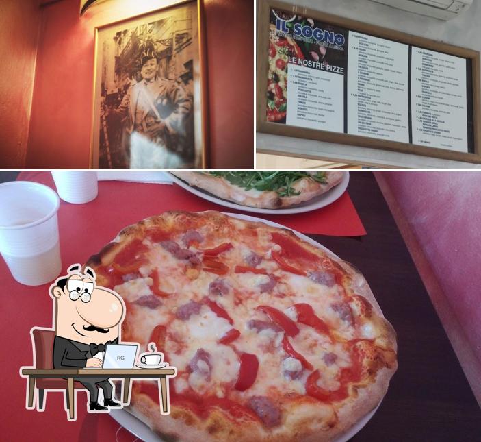 Questa è la immagine che mostra la interni e pizza di Pizzeria D'Asporto Il Sogno