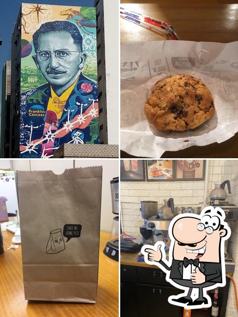 Deli - Sucos, Saladas, Cafés e Sanduíches