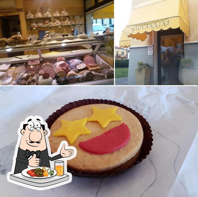 Tra le varie cose da Giovannini Paola si possono trovare la cibo e interni