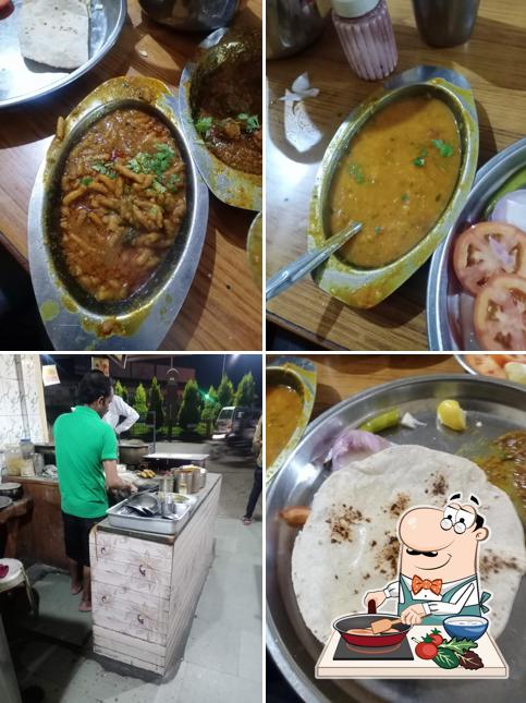 Chicken curry at Hotel Vijay Bhojanalay