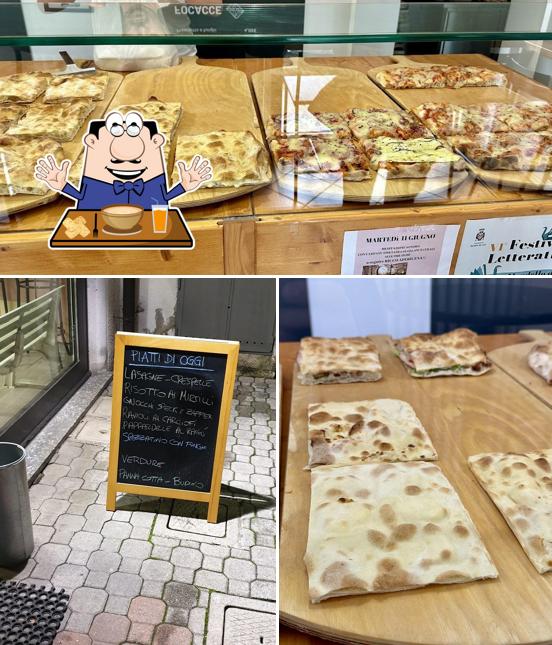 La cibo e lavagna del ristorante