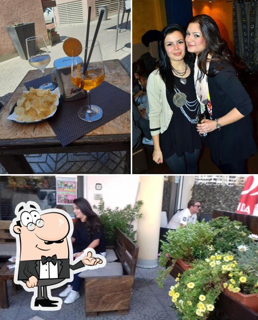 Gli interni di Almond Caffè Lounge Bar