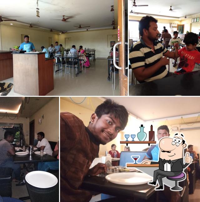 The interior of Sree Hotel Punnami - Best Restaurants in Thagaparapuvalasa