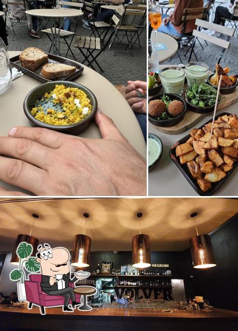 Siediti a un tavolo di Volver BarTapasCafé