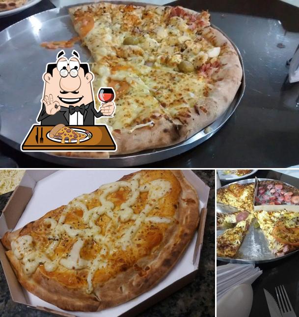 No Calegario Pizzaria - Palhoça, você pode pedir pizza