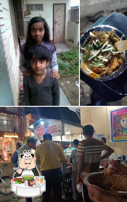 Hot and sour soup at Kanhaiya Chat corner