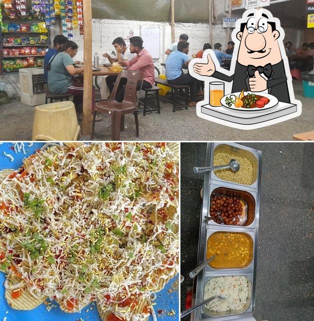 The image of food and interior at Rotipani