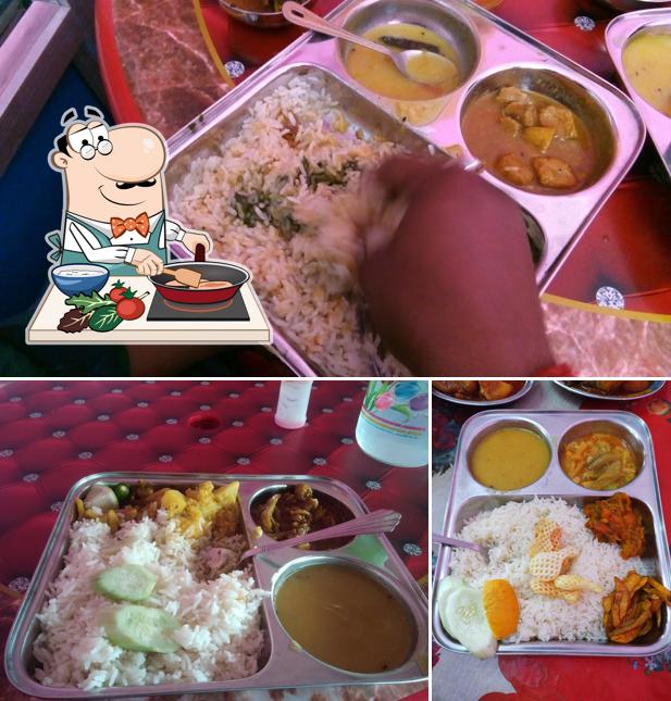 Chicken curry at Sohojogita Hotel, Restaurant & Snacks