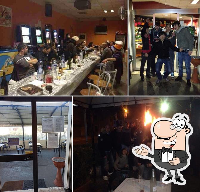 Vedi questa foto di Bar luna e sole di Lin jianmin