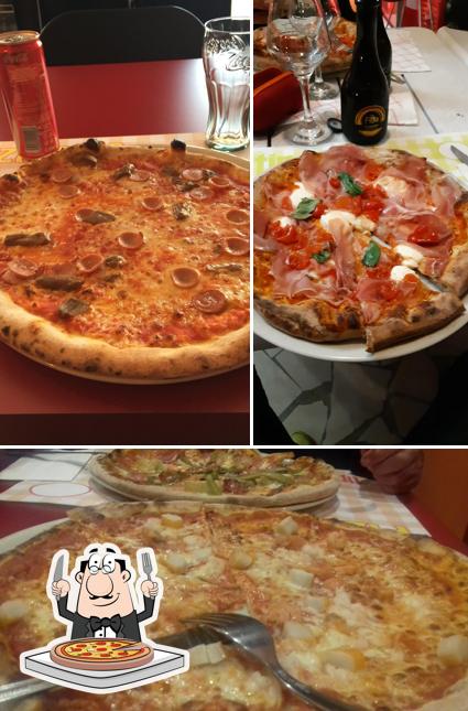 Ordina una pizza a Pizzeria Pizza Doc Cafè