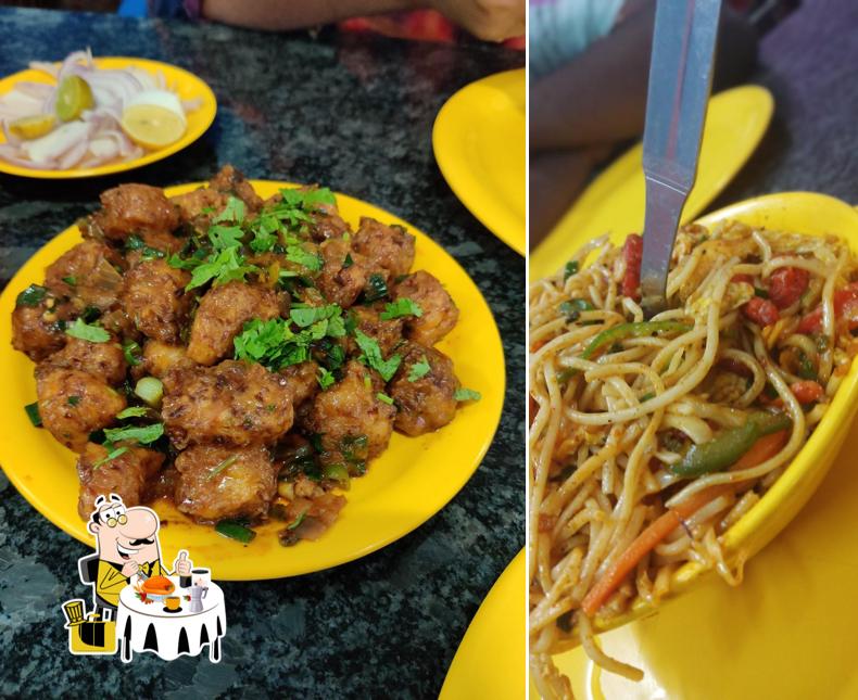 Food at DRAGON FOOD COURT