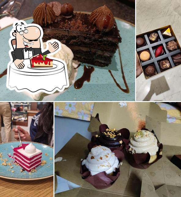 SMOOR Lounge - Bandra West offers a range of desserts