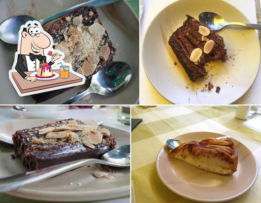 Naturellement Garden Cafe