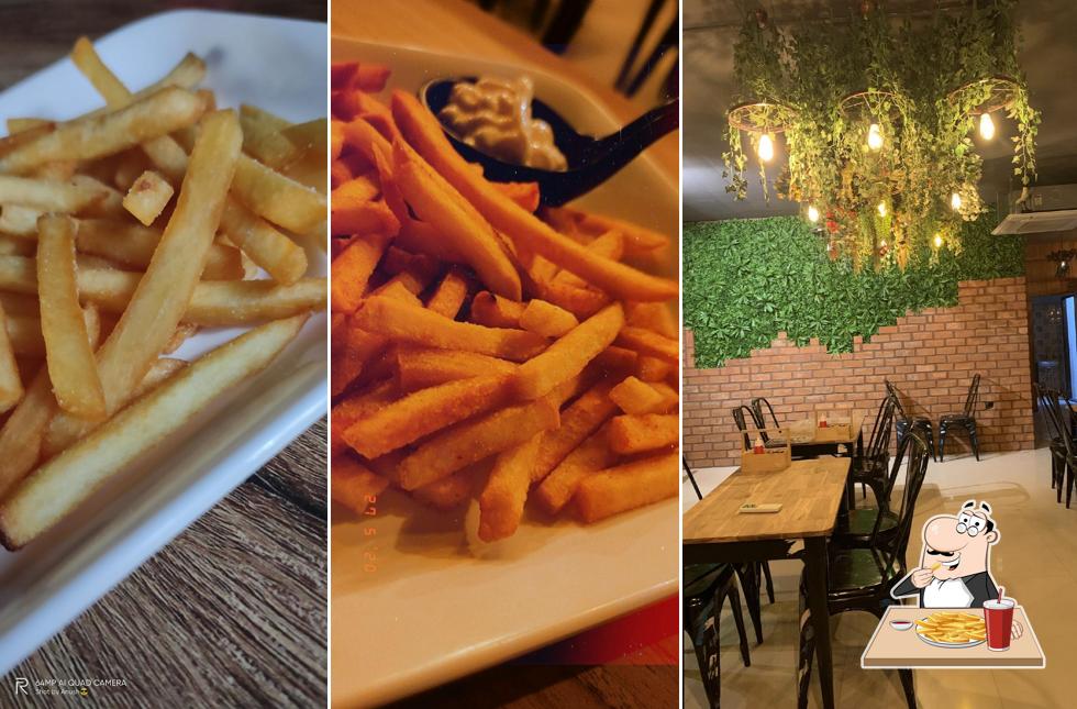 French fries at RTS CAFE