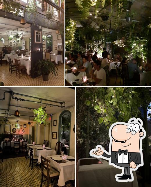 O interior do Empório Capella Restaurante