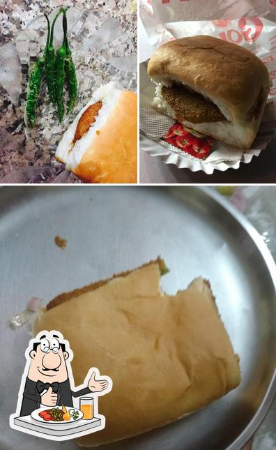 Food at Goli Vada Pav