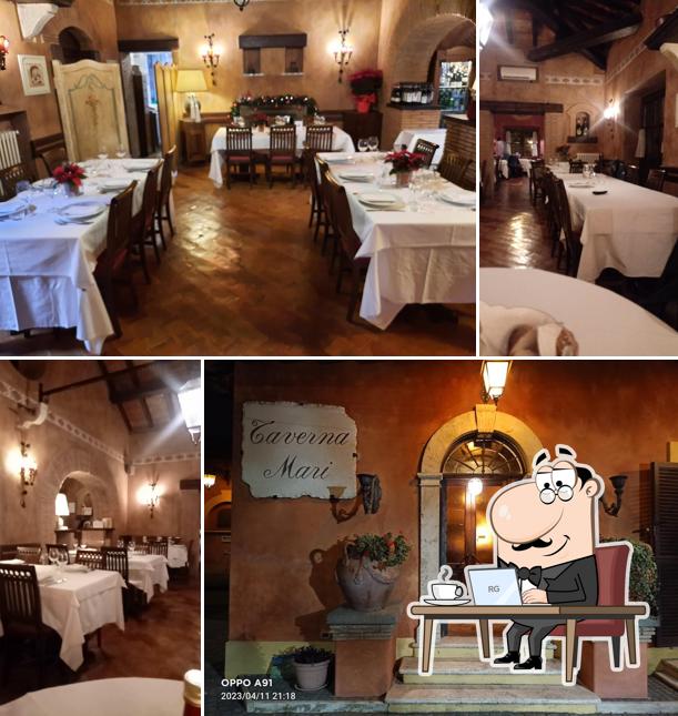 Siediti a un tavolo di Taverna Mari
