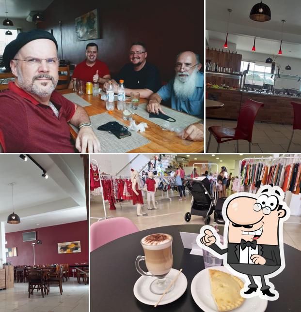 O interior do Divino Risto Pub