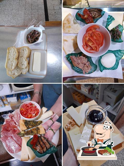 Ordina i piatti di carne a Baraccone Bar