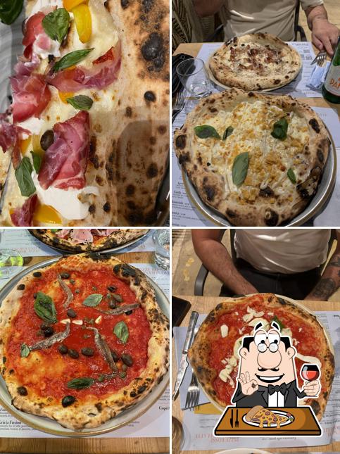 Scegli tra le svariate varianti di pizza