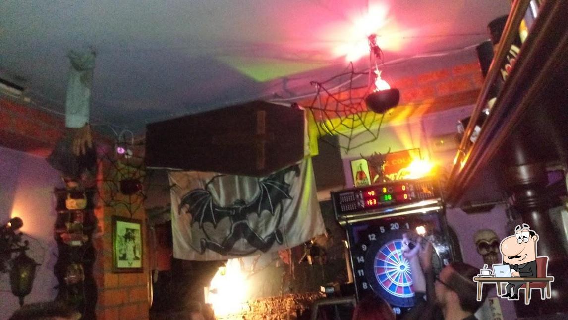 Gli interni di Dylan Dog horror Pub