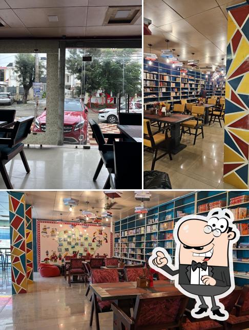 Check out how Maulyar BookCafe looks inside