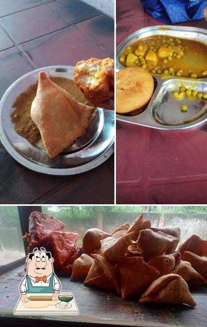 Samosa at Prakash Mess