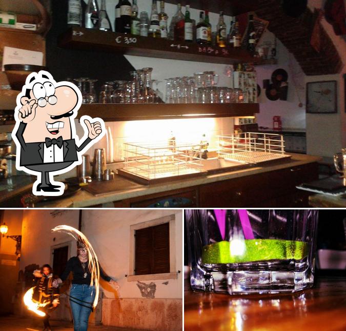 Osteria Bastian Contrario si caratterizza per la interni e bancone da bar