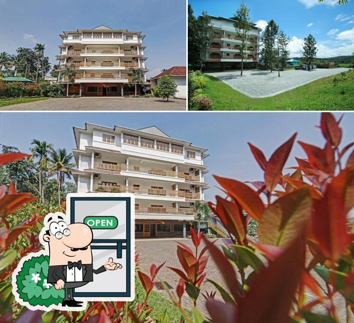The outside part is an important feature of Hotel Elephant Route, Thekkady