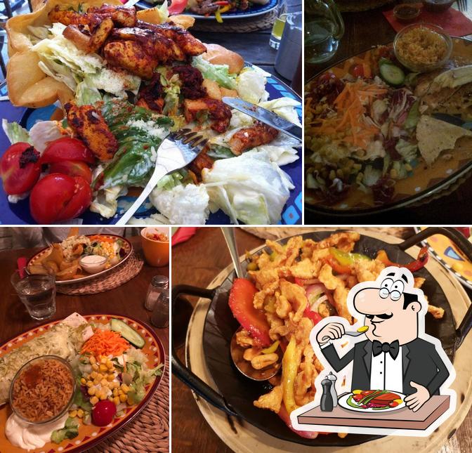 Platti al Joe Peña's Cantina y Bar