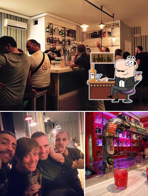 Guarda la immagine di serpente cocktail pub