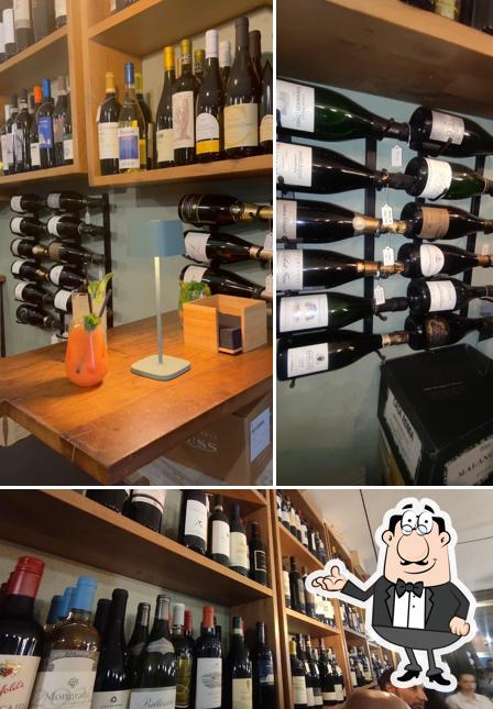 Gli interni di Enoteca Extra Dry