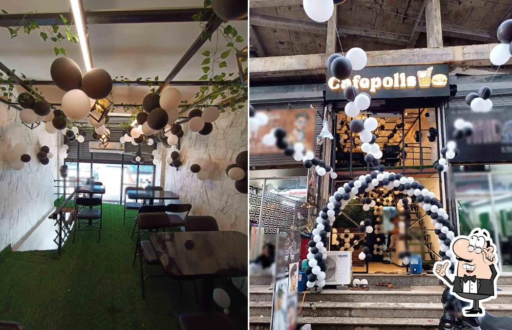 The interior of Cafepolis