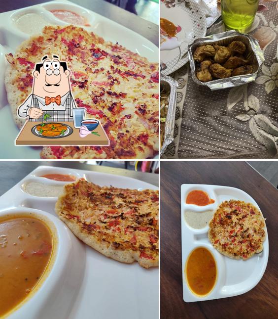 Chicken wings at Burger Bites & More