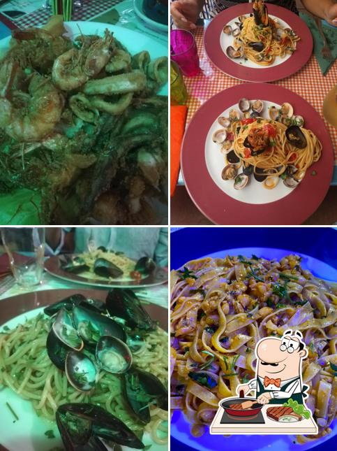 Scegli i piatti di carne a osteria dei murales