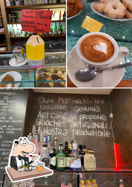 Tra le diverse cose da Art Cafè si possono trovare la cibo e vino