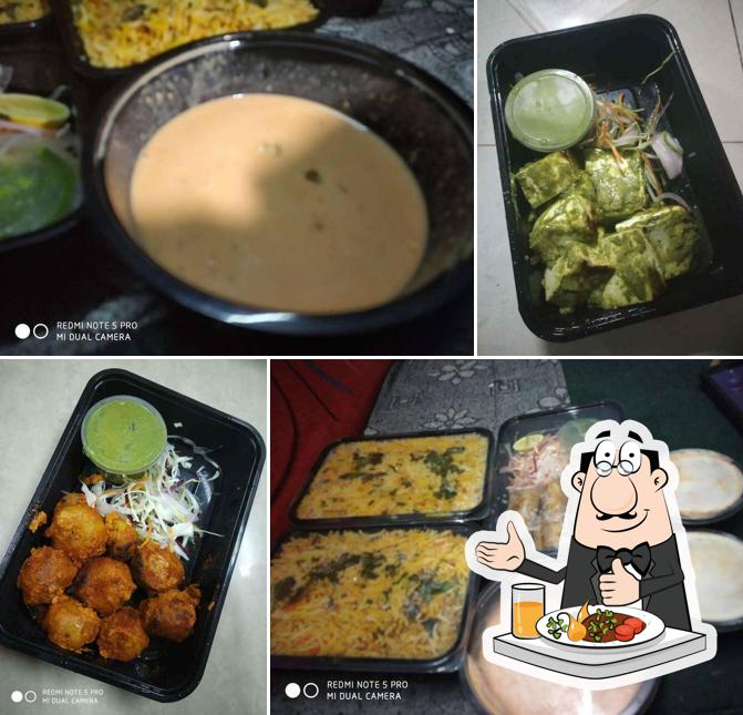 Food at Famous Chicken Biryaani