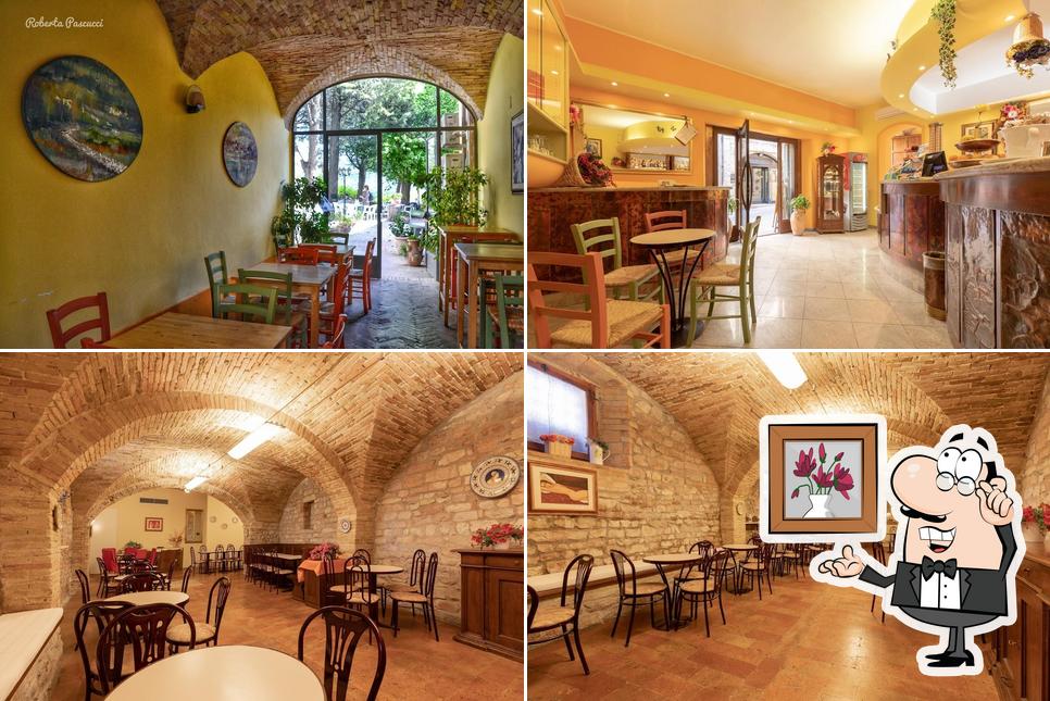 Siediti a un tavolo di Bar Giardino Bonci