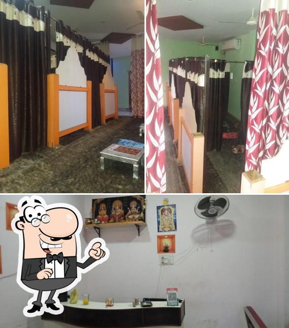 The interior of New Royal Family Restaurant and Arabian Mandi House
