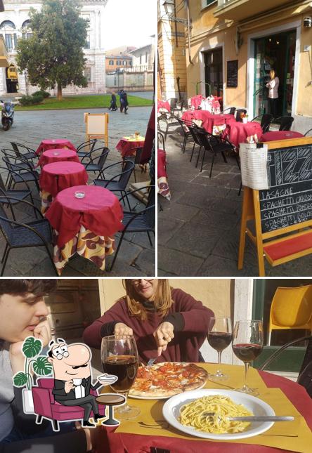Dai un'occhiata agli interni di Caffè Britannia Pisa