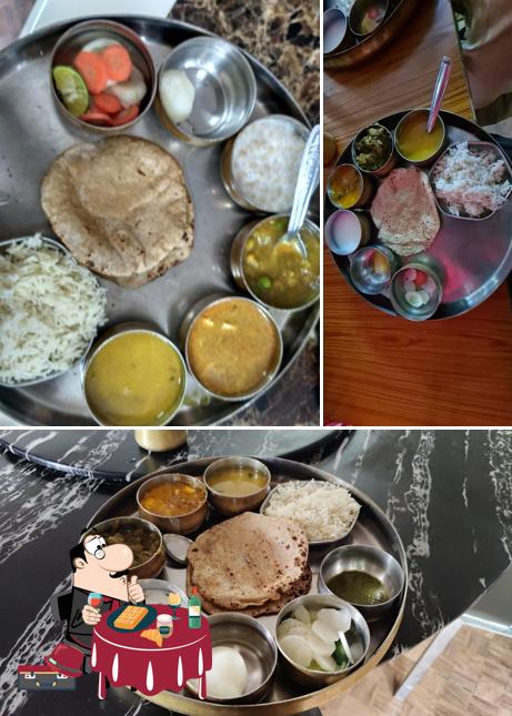 Shri Kanak Sarkar Rasoi, Ayodhya Ji offers a variety of desserts