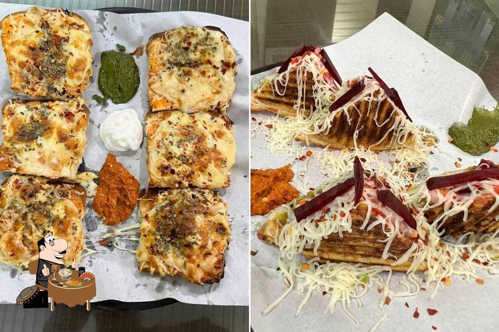 Meals at School Friends Sandwich and Pizza